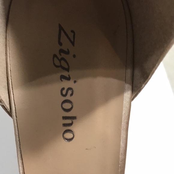 Tan Sequence Heels by Zigisoho NWOT - Picture 7 of 7
